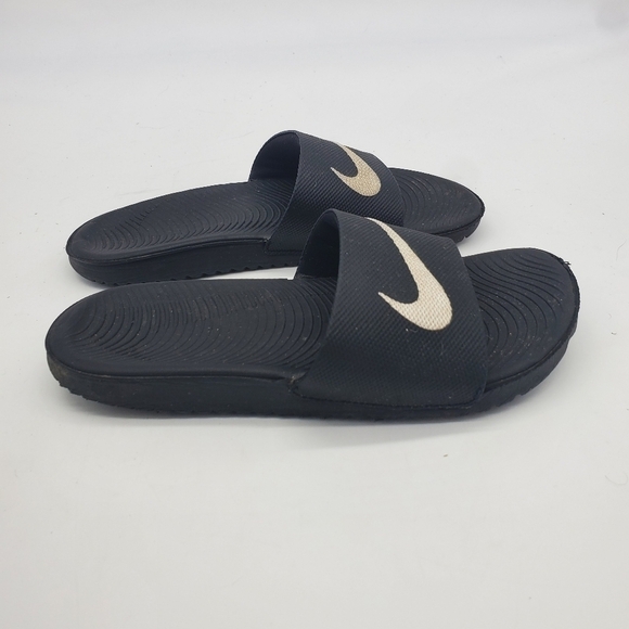Nike Kawa Slides Kids Size 4Y Sandals 819352 001 Black Metal Shoes - Picture 9 of 9